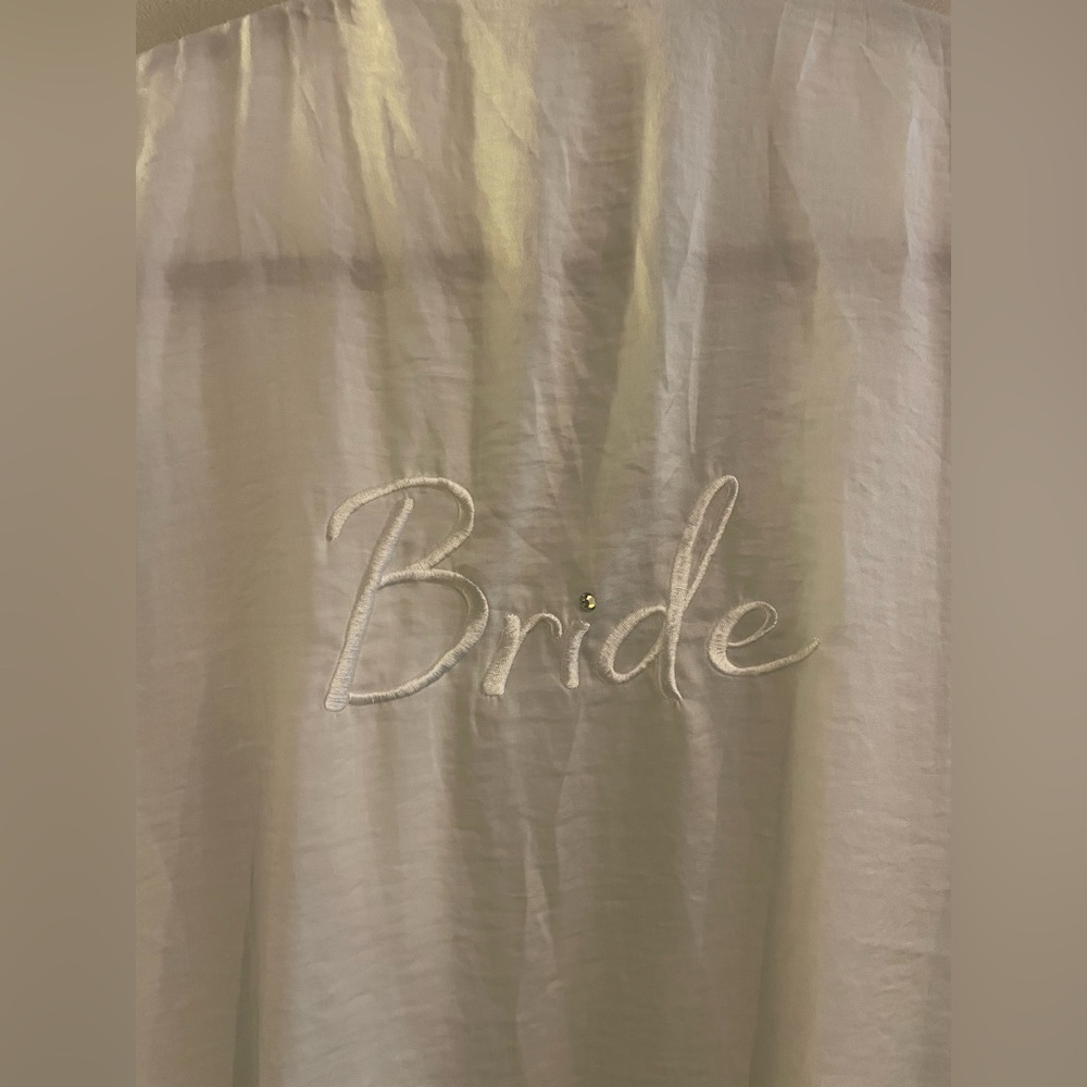 Bride Embroidered White Lace Robe No Tag - Picture 5 of 5